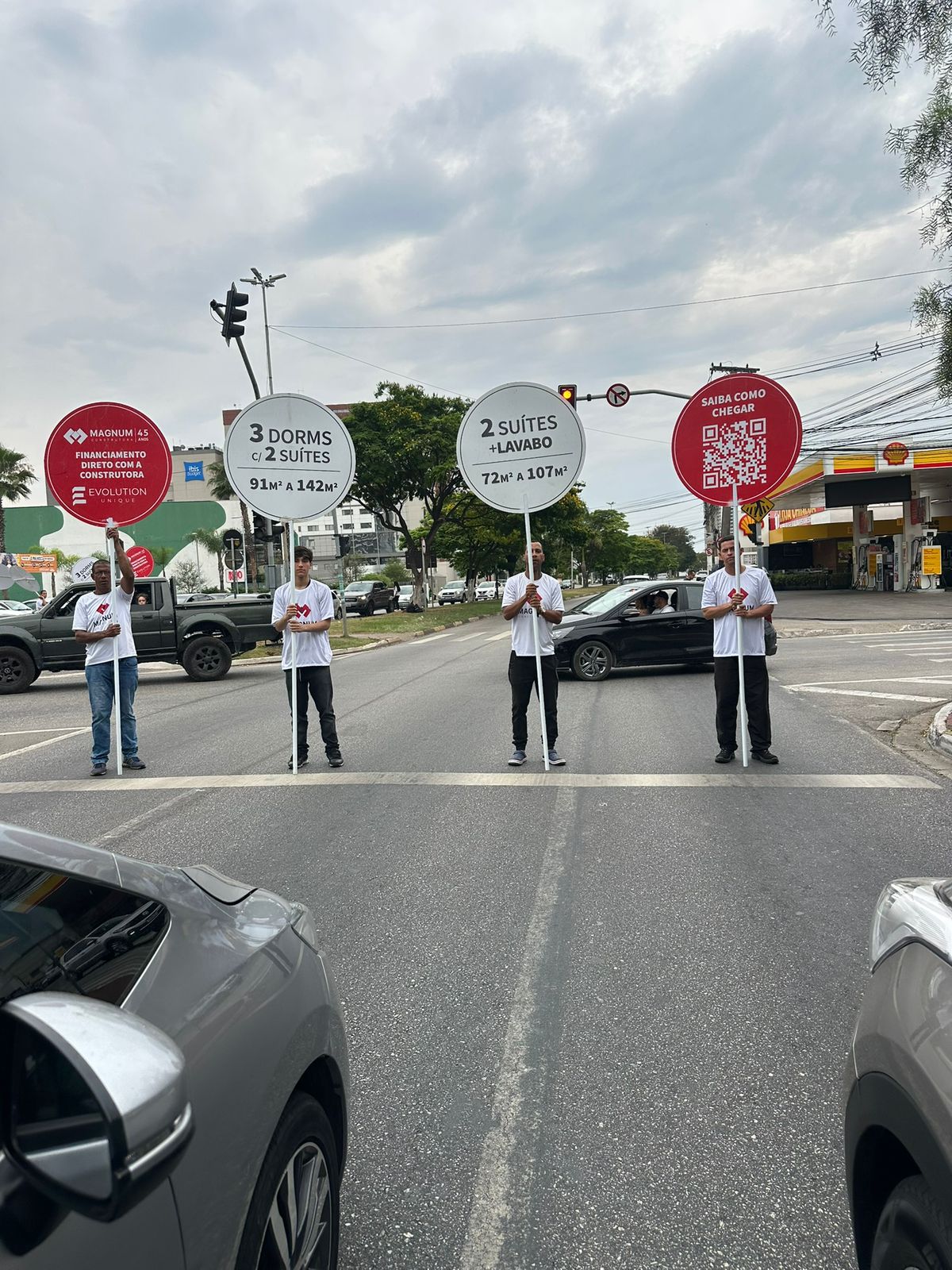 Equipe em ação promocional Magnum